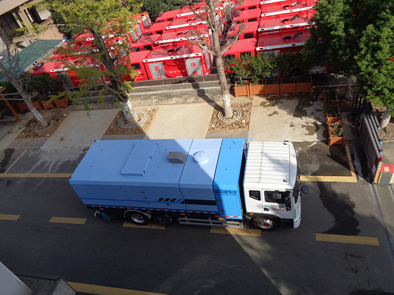 XZL5180TXCBEV型純電動(dòng)吸塵車(chē)