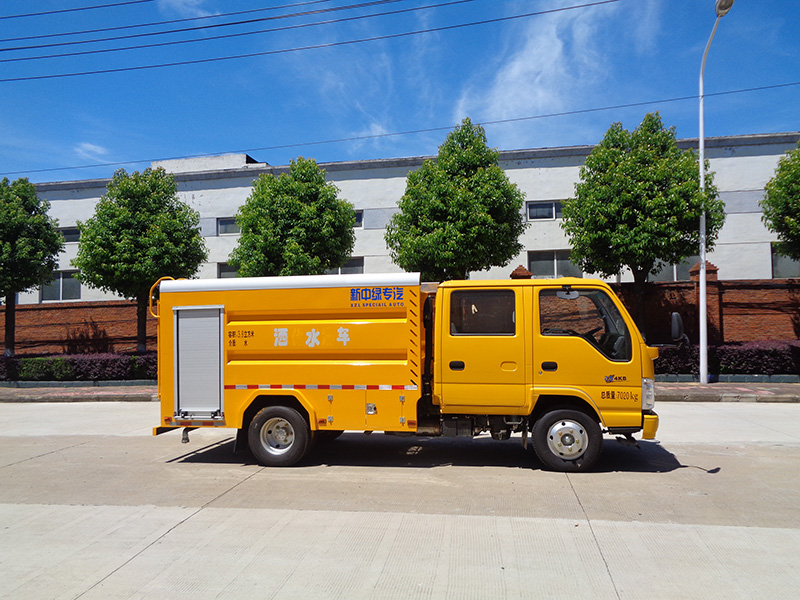 XZL5072GSS6型灑水車