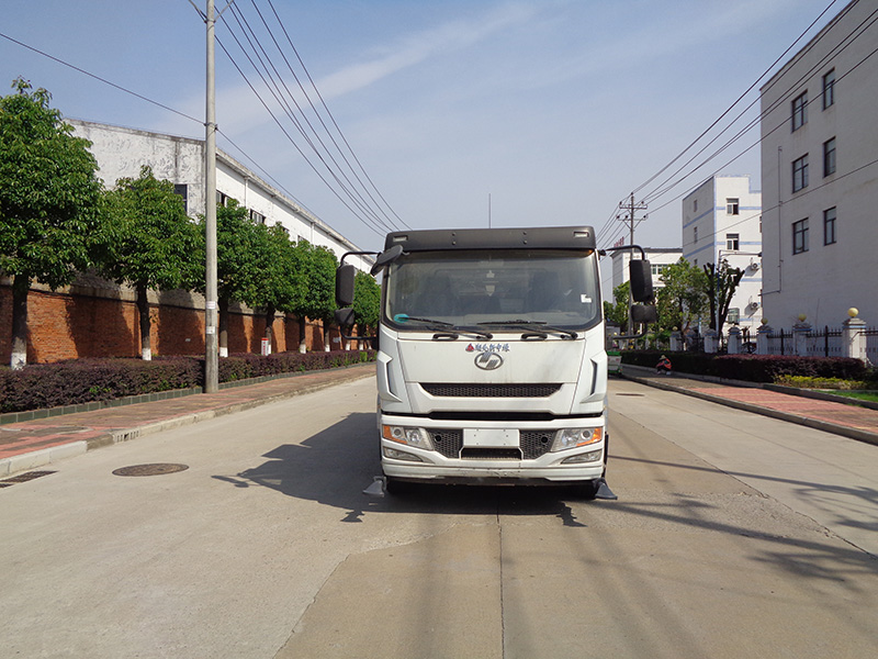 XZL5185GPSBEV型純電動綠化噴灑車